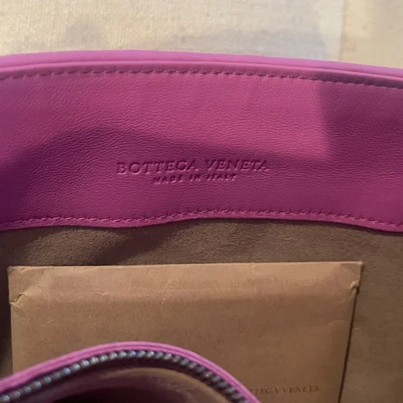 Bottega Veneta purple woven leather crossbody bag - brand new - Picture 11 of 15